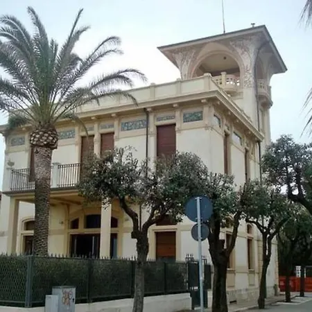 Lägenhet Incantevole Trilocale Luigia Fronte Mare